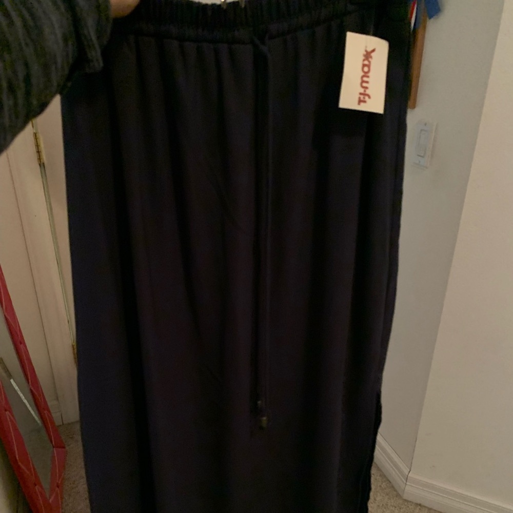 Cute flowy skirt!
